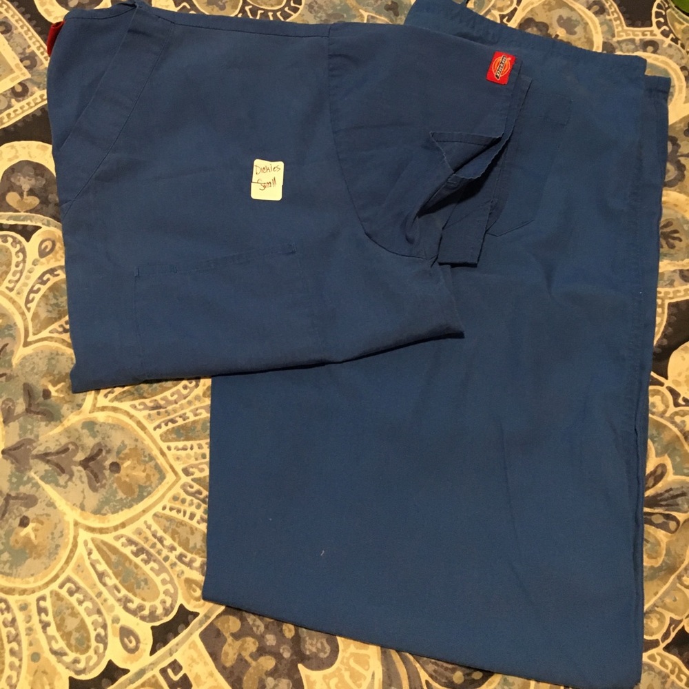 Scrub- dickies.   Woman’s drawstring small